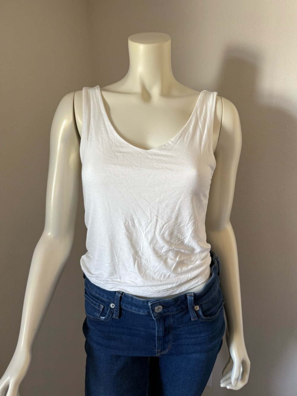 Classic White Scoop Neck Tank Top
